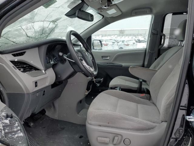 2019 Toyota Sienna LE