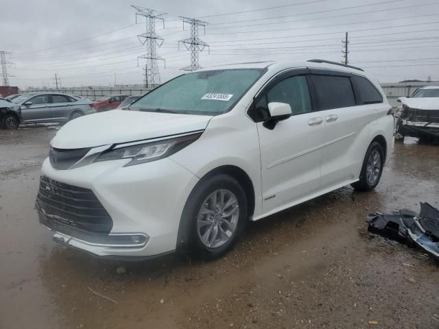 2021 Toyota Sienna XLE