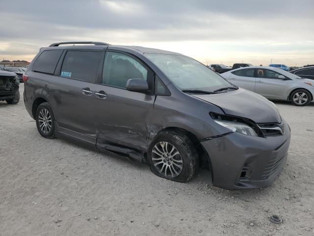 2018 Toyota Sienna XLE