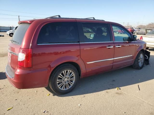 2014 Chrysler Town & Country Touring L