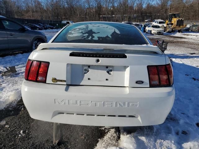 2000 Ford Mustang