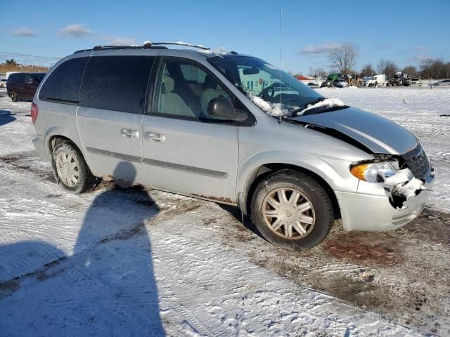 2007 Chrysler Town & Country LX