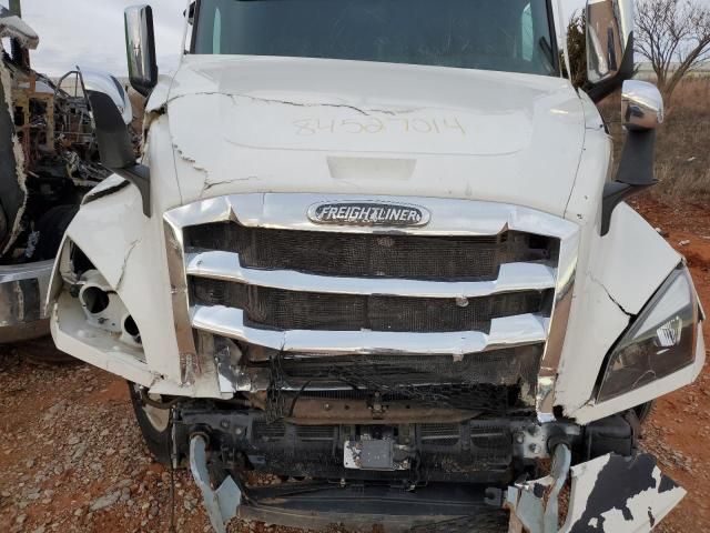 2021 Freightliner Cascadia 126