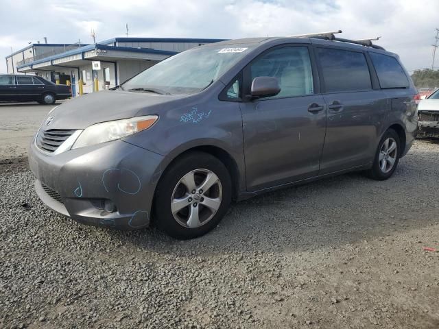 2014 Toyota Sienna LE