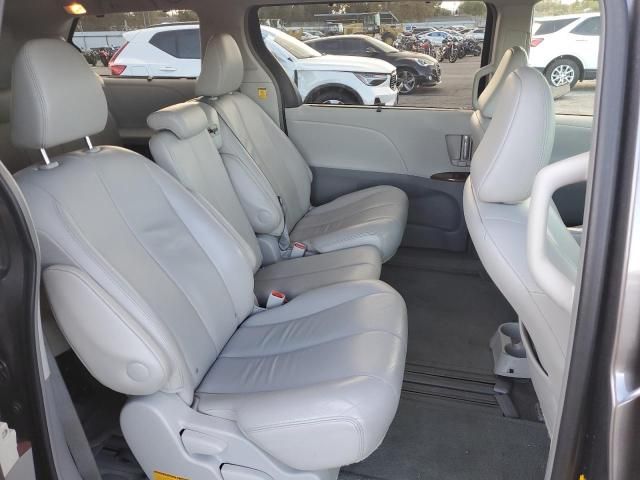 2013 Toyota Sienna XLE