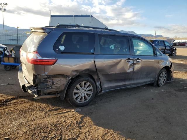 2017 Toyota Sienna XLE