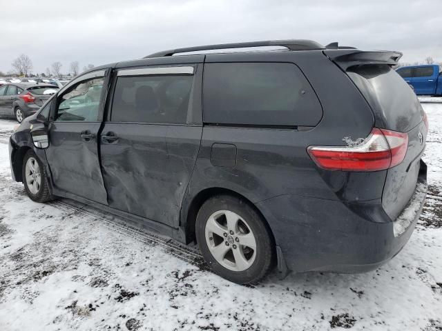 2018 Toyota Sienna LE