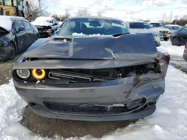 2015 Dodge Challenger SXT