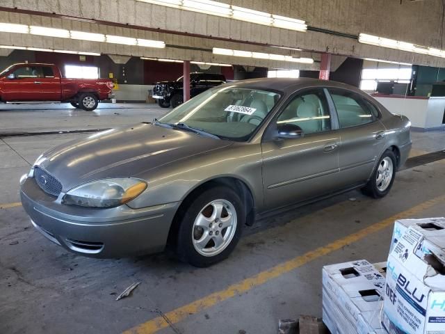 2004 Ford Taurus SE