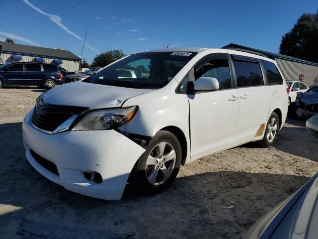 2014 Toyota Sienna LE