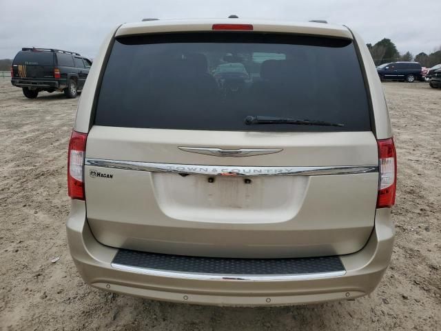 2013 Chrysler Town & Country Touring L