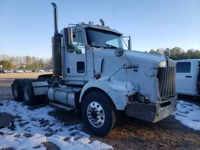 2006 Kenworth Construction T800