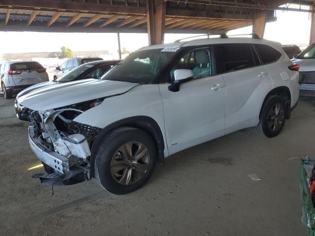 2023 Toyota Highlander Hybrid Bronze Edition