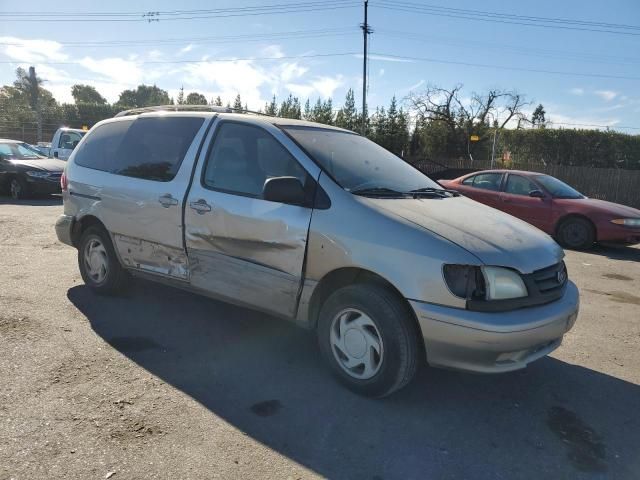 2001 Toyota Sienna LE