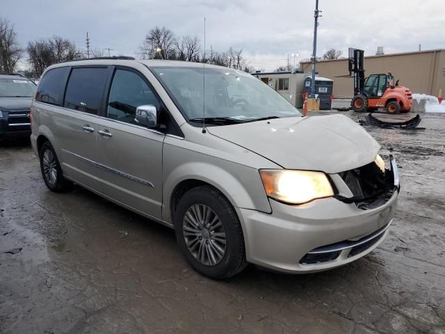 2013 Chrysler Town & Country Touring L