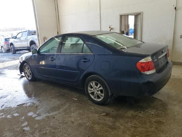 2005 Toyota Camry LE