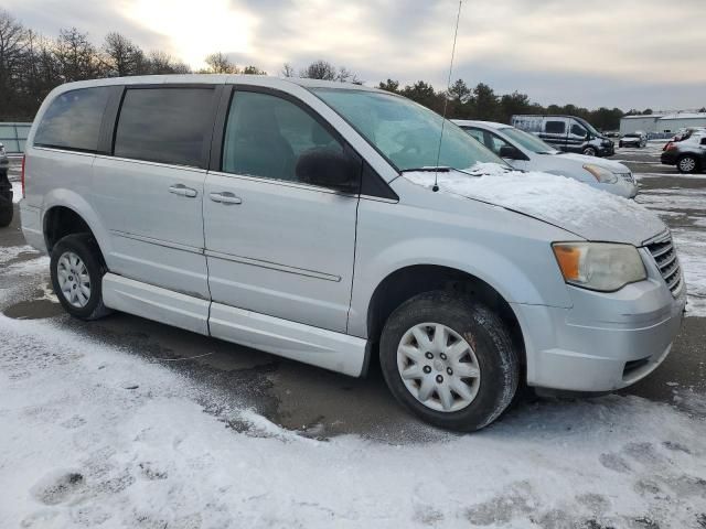 2010 Chrysler Town & Country LX