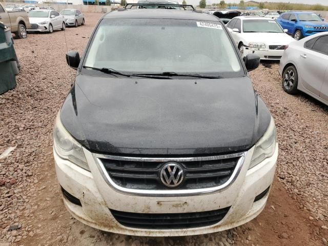 2013 Volkswagen Routan SE