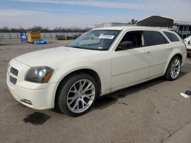 2005 Dodge Magnum SE