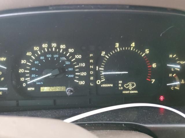 2000 Lexus LX 470