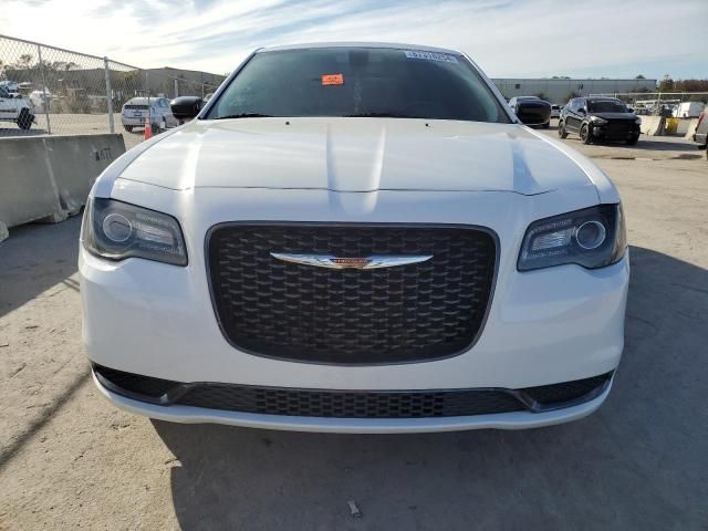 2019 Chrysler 300 Touring