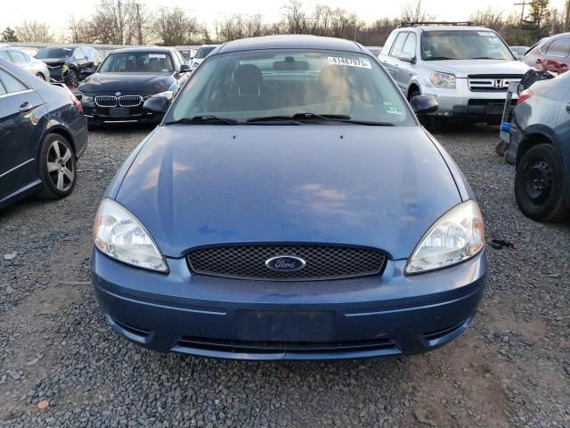 2004 Ford Taurus SE