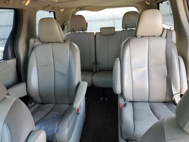 2013 Toyota Sienna XLE