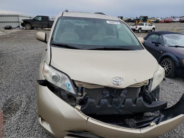 2014 Toyota Sienna LE