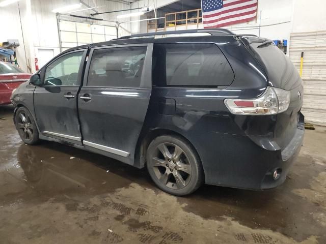 2016 Toyota Sienna SE