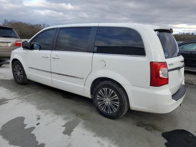 2014 Chrysler Town & Country S