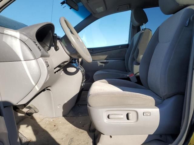 2009 Toyota Sienna CE