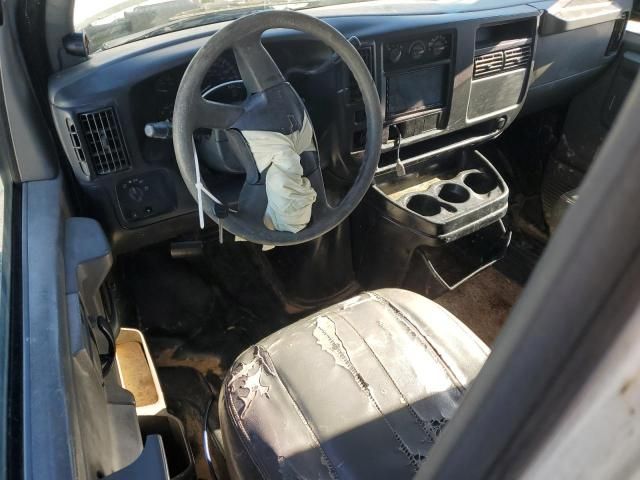 2004 Chevrolet Express G2500