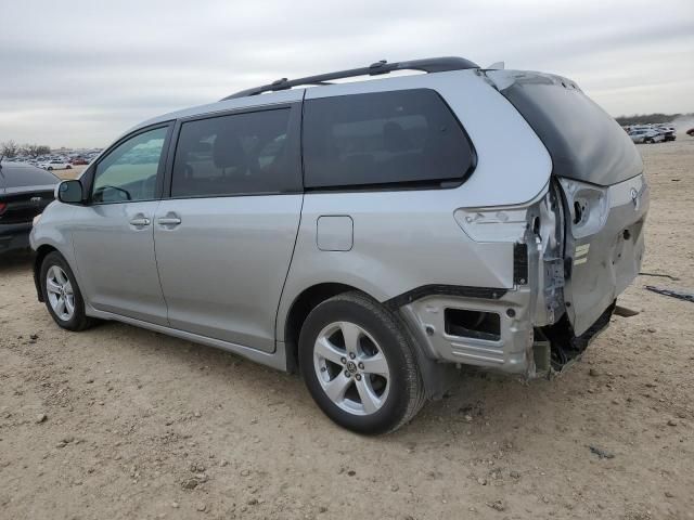 2020 Toyota Sienna LE