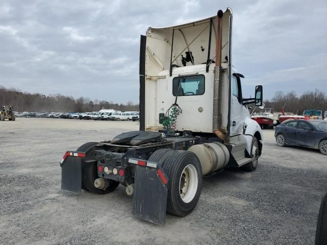 2013 Kenworth Construction T680