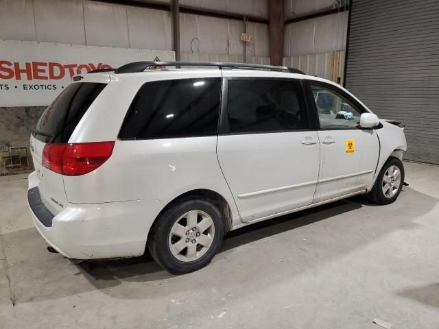 2004 Toyota Sienna XLE