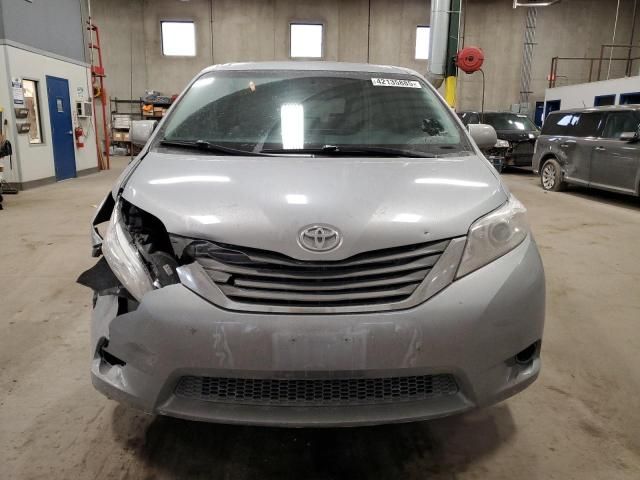 2013 Toyota Sienna XLE