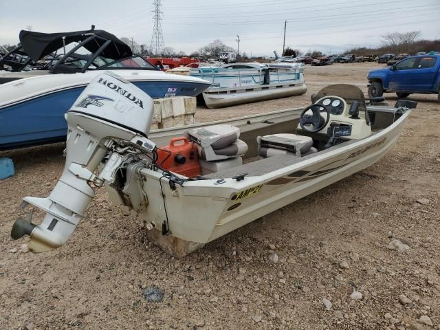 2002 Polaris Boat