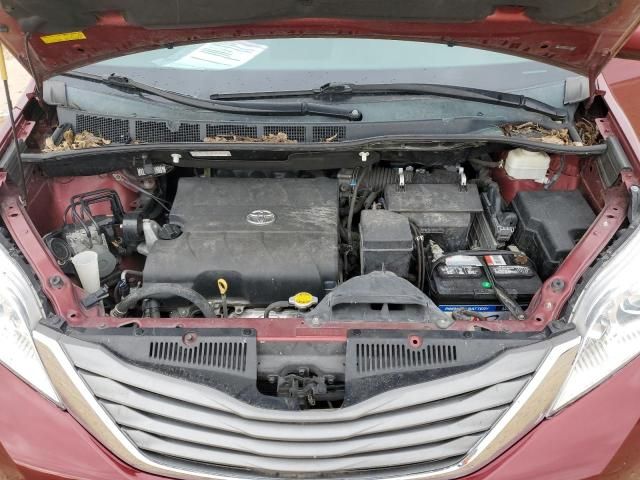 2012 Toyota Sienna XLE