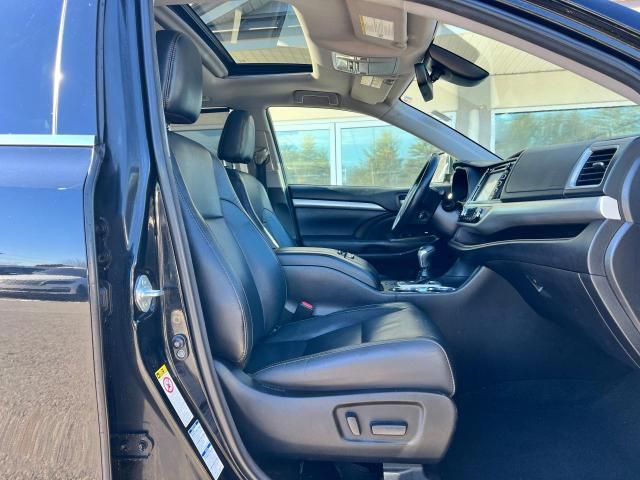 2018 Toyota Highlander SE