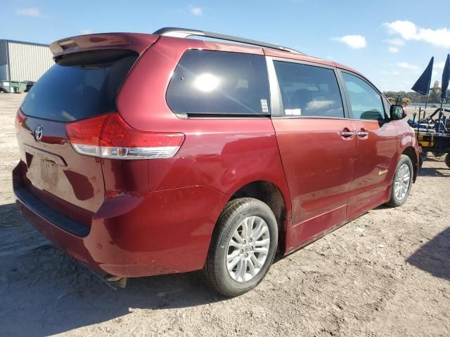 2012 Toyota Sienna XLE