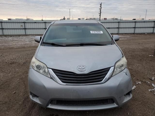 2015 Toyota Sienna LE