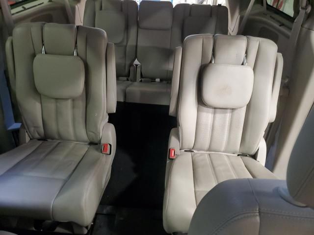 2014 Chrysler Town & Country Touring L