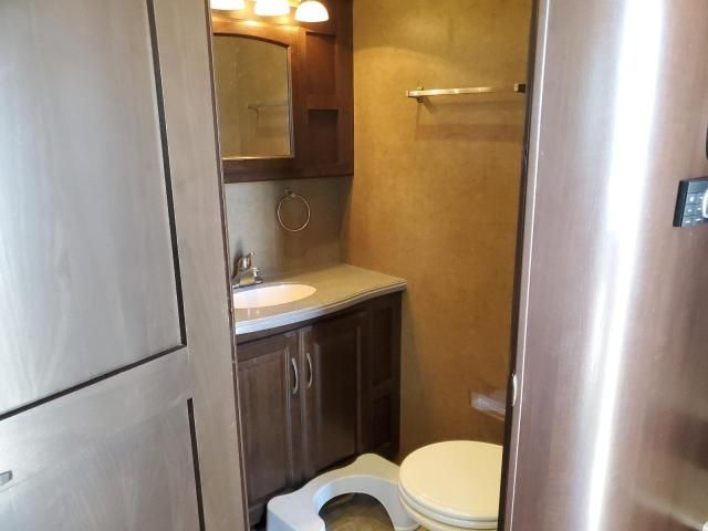 2016 Winnebago Destinatio