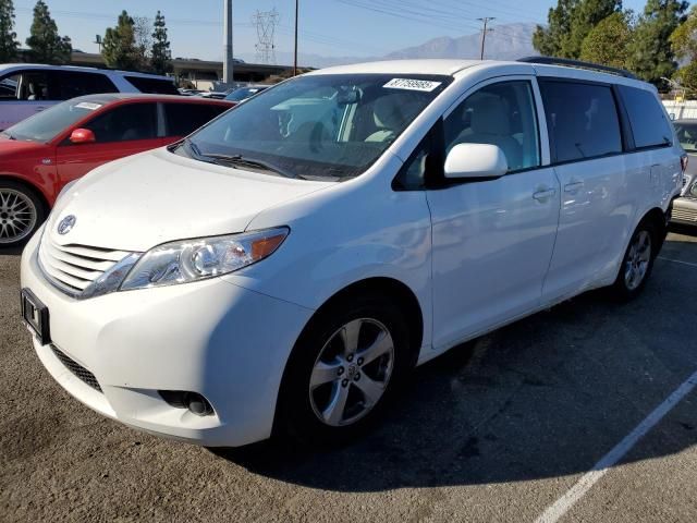 2017 Toyota Sienna LE