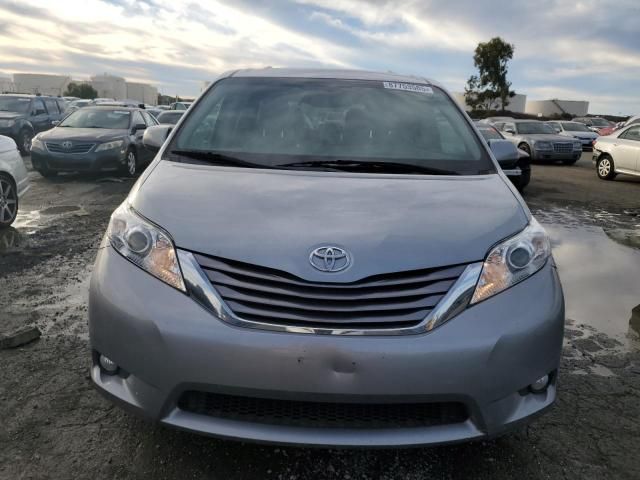 2017 Toyota Sienna XLE