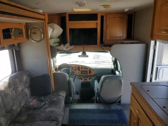 2003 Ford Econoline E450 Super Duty Cutaway Van