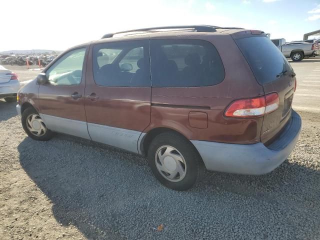 2001 Toyota Sienna LE