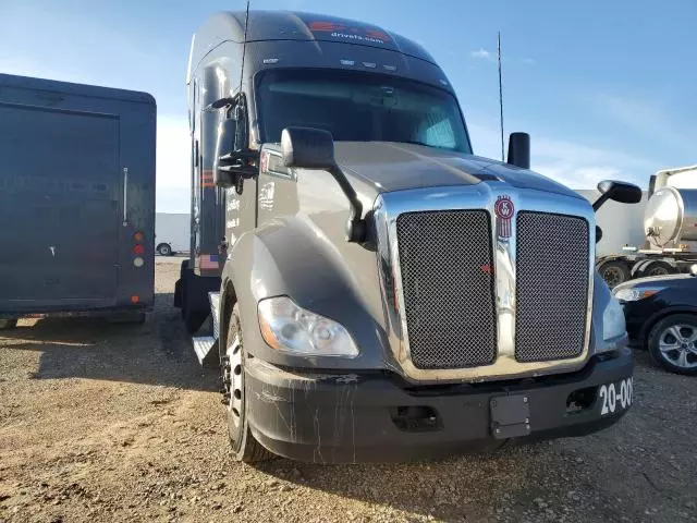 2020 Kenworth Construction T680