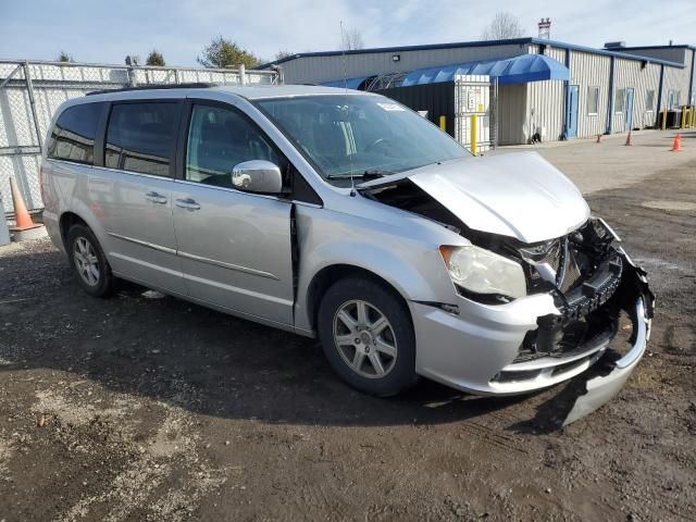 2011 Chrysler Town & Country Touring L