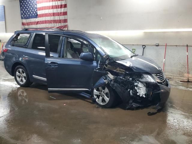 2017 Toyota Sienna LE